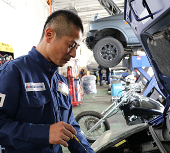 青森県弘前市 鈑金・塗装 経験豊富なプロが対応するから早い！